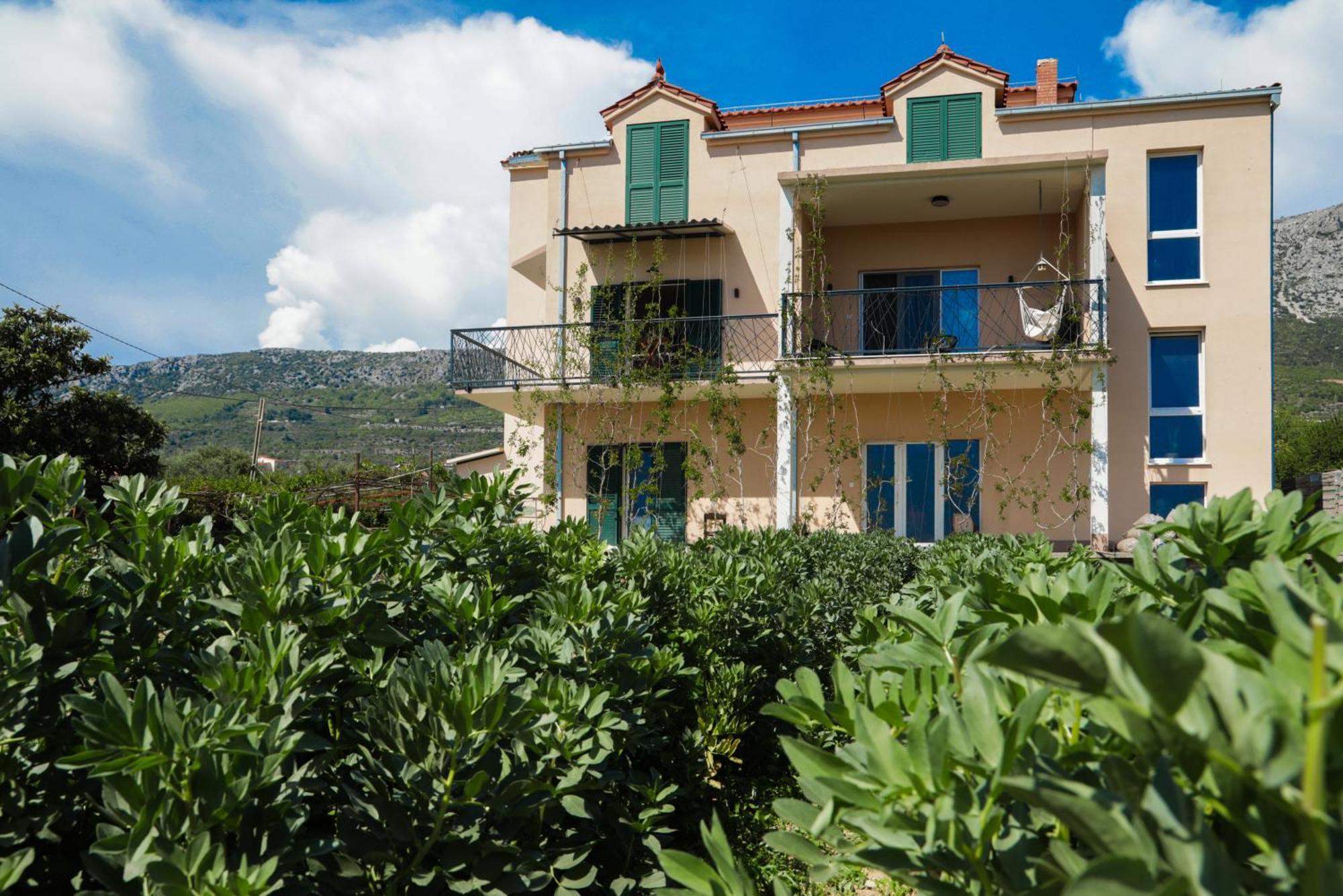 4-Star Apartments Bianco Kaštela Екстериор снимка