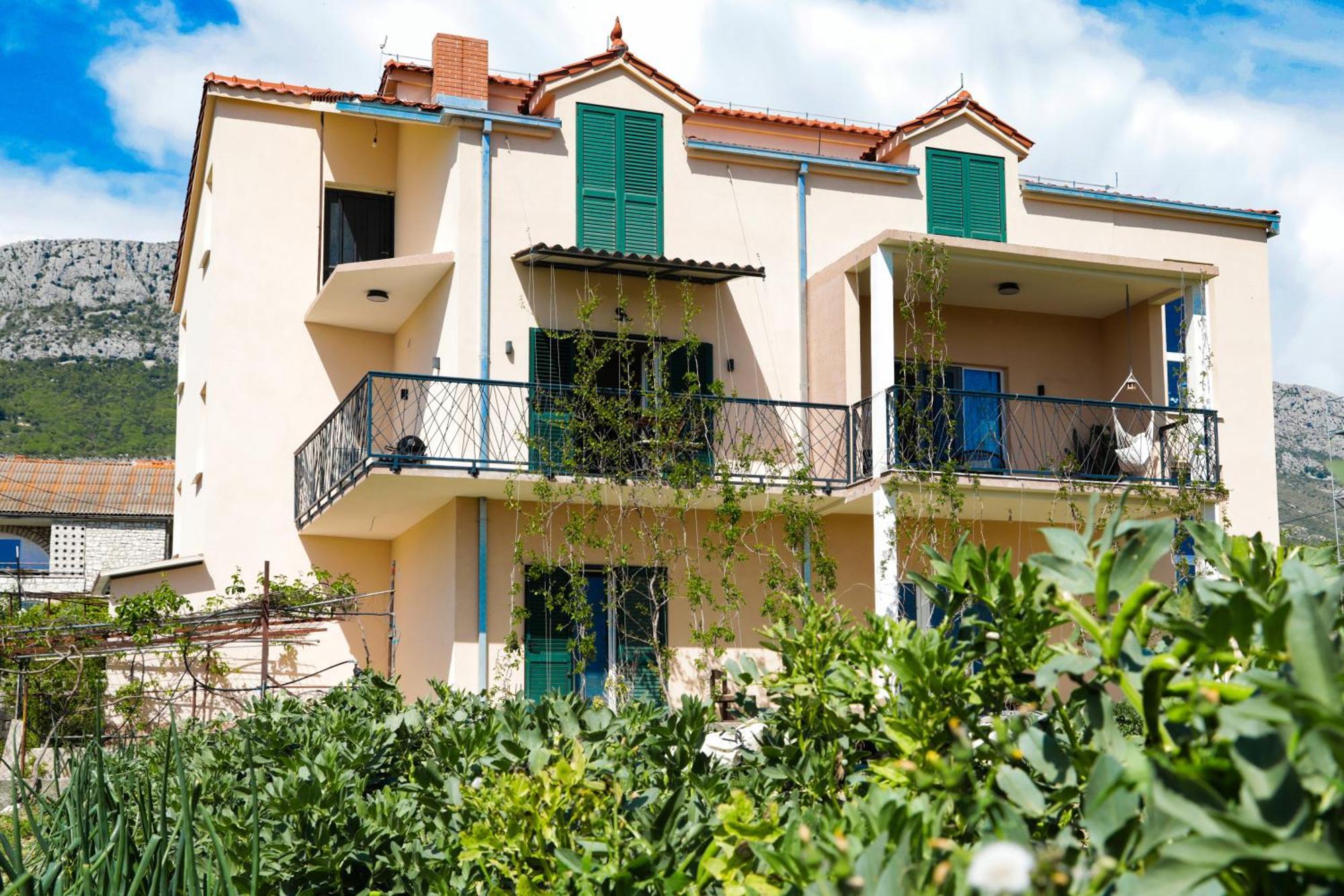 4-Star Apartments Bianco Kaštela Екстериор снимка