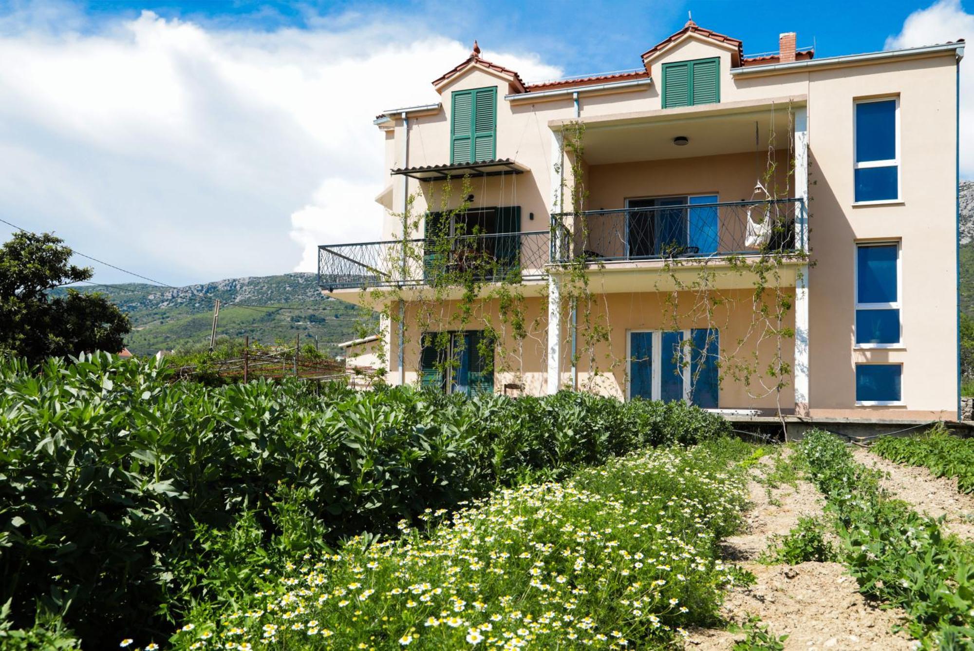 4-Star Apartments Bianco Kaštela Екстериор снимка