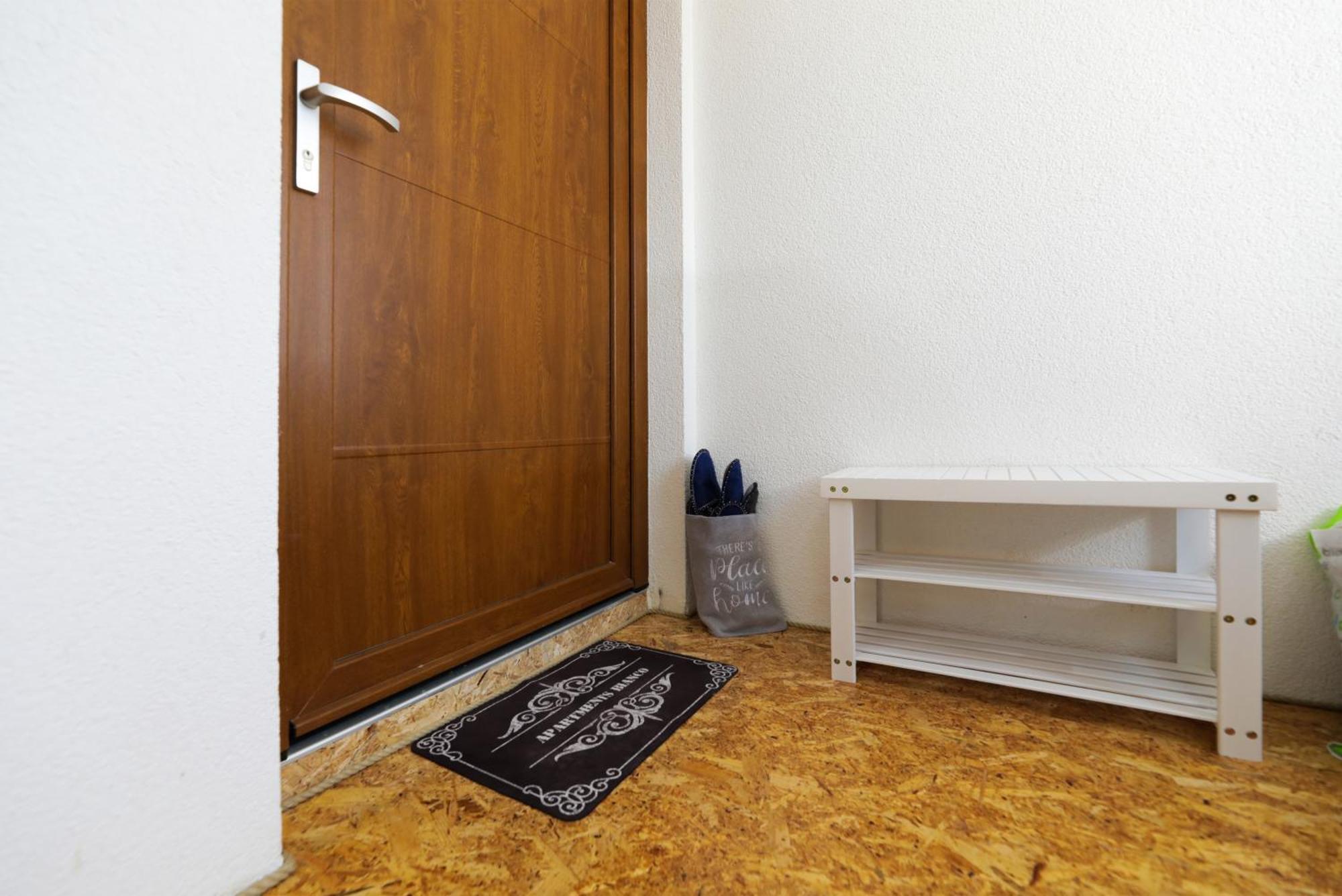 4-Star Apartments Bianco Kaštela Екстериор снимка